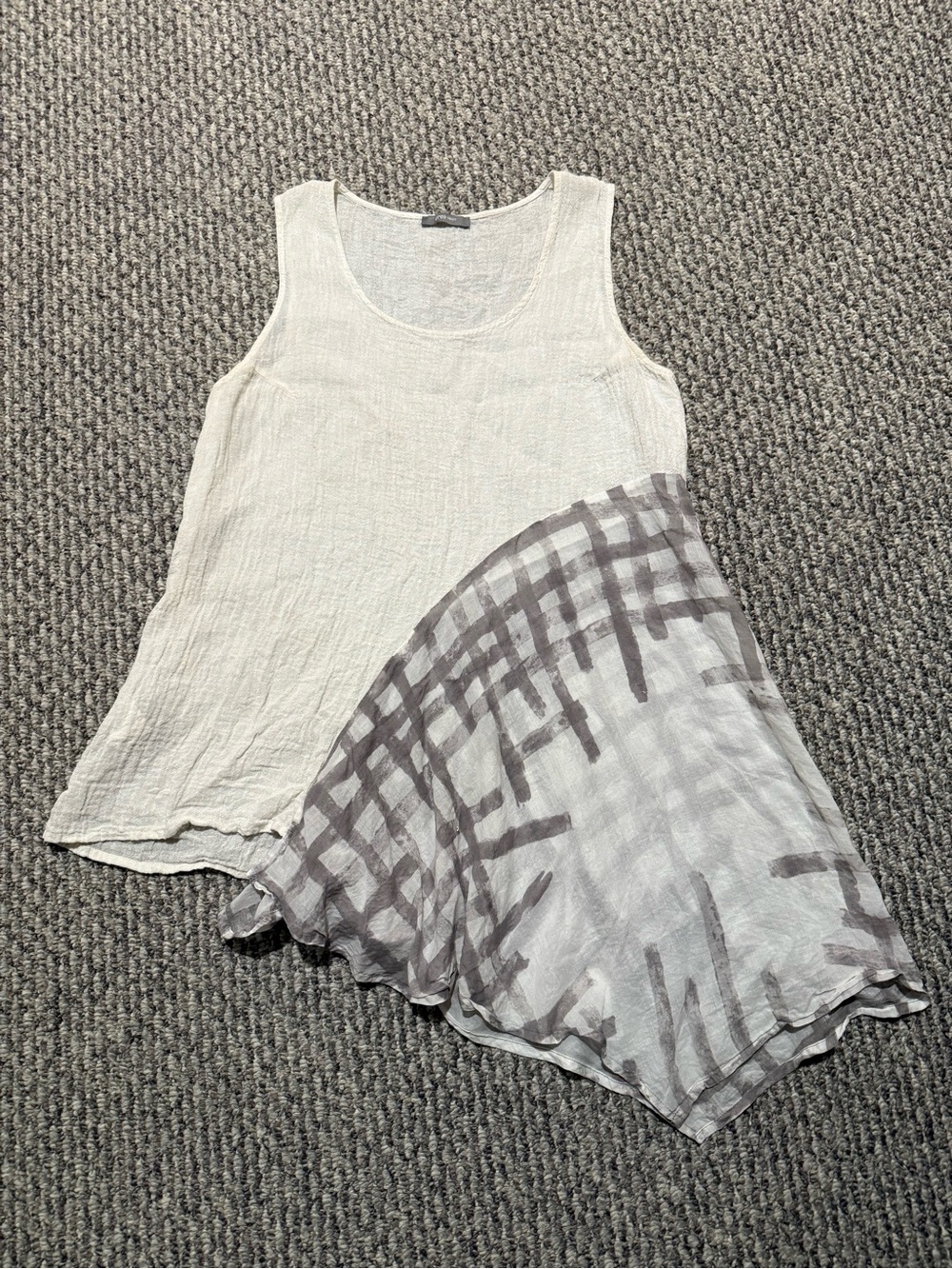 Crea Concept art-to-wear linen asymmetrical tank top grid pattern underlayer